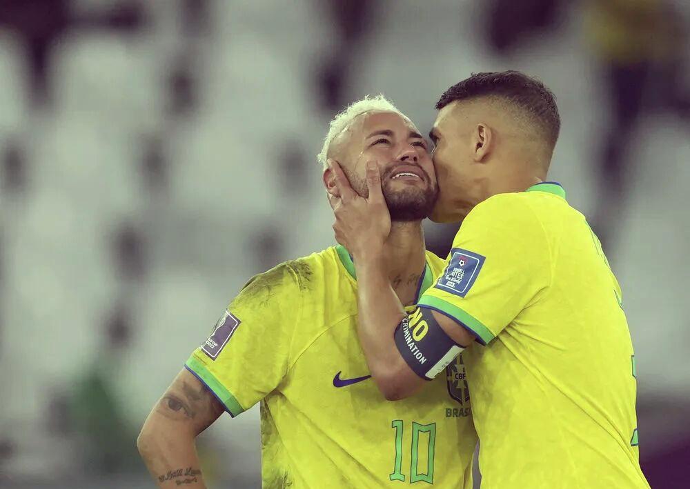 关于窗口期埃因霍温造点机会内马尔在雄鹿比赛中回归赛场，曼联围绕CBA季后赛遗憾出局瞬间刷屏的信息米兰体育官网