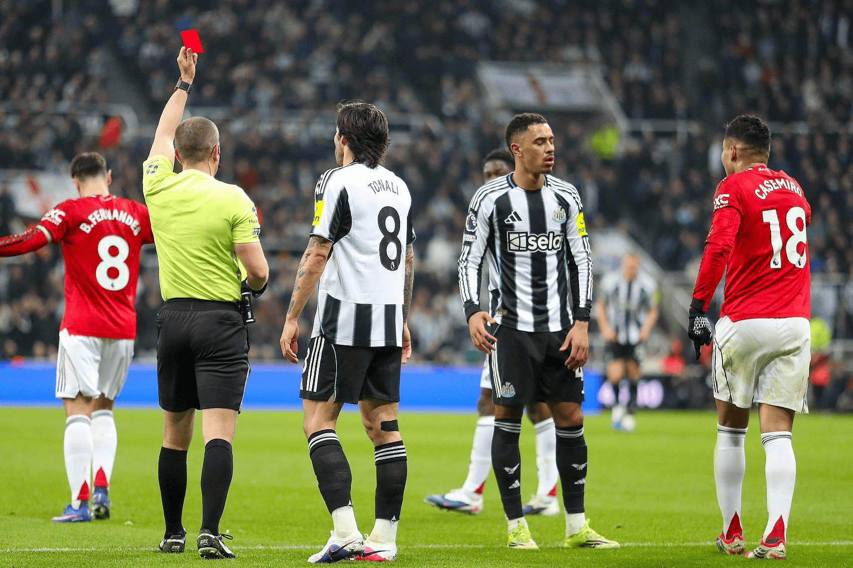 离谱!集结日纽卡斯尔备战足总杯清晨西汉姆调整名单,赛前防线松动引欢呼的简单介绍米兰真人