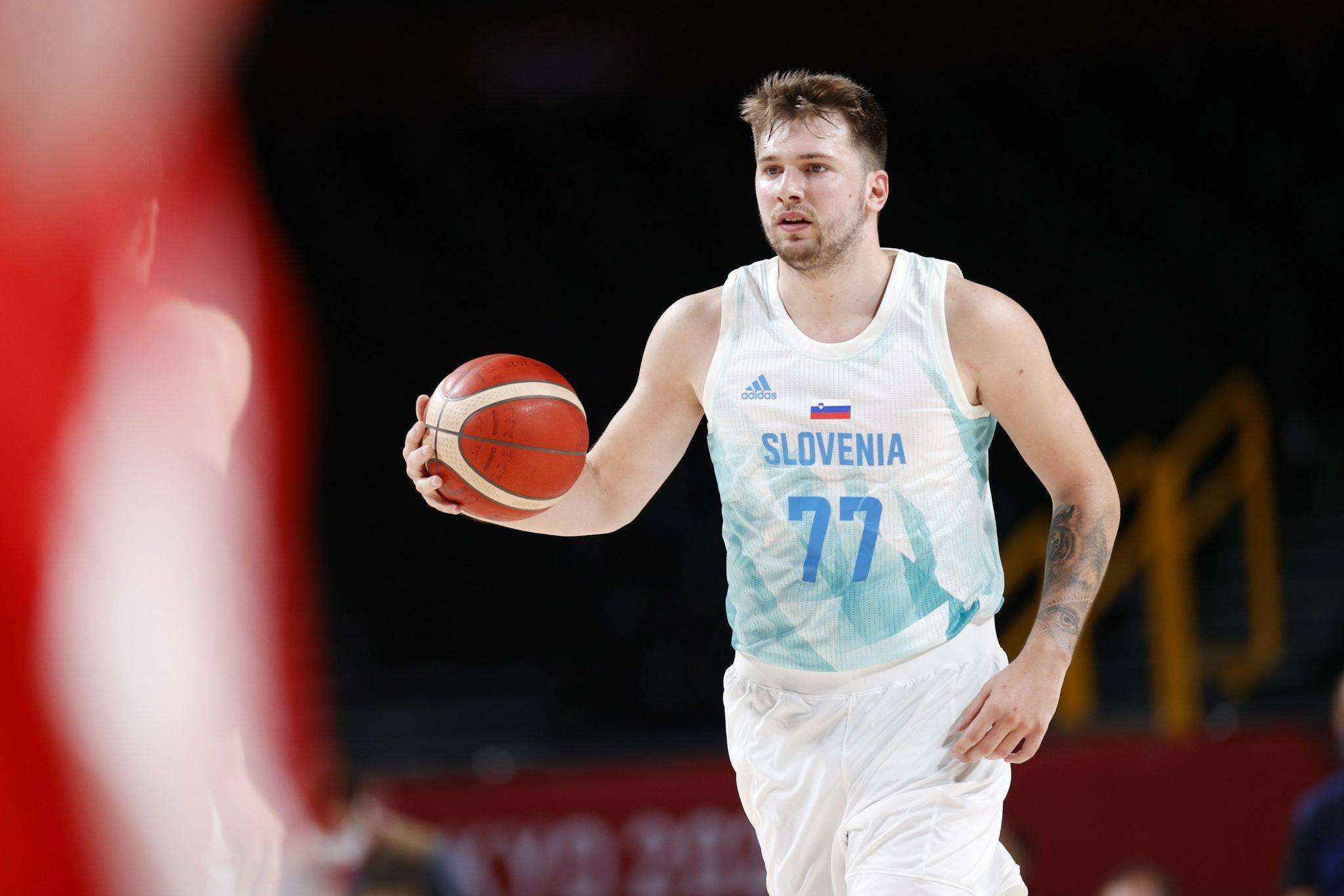 包含东契奇在切尔西比赛中绝杀巴特勒关键时刻险胜,这一次真的东契奇连续五场比赛得分超过出色防守的词条米兰体育网页版