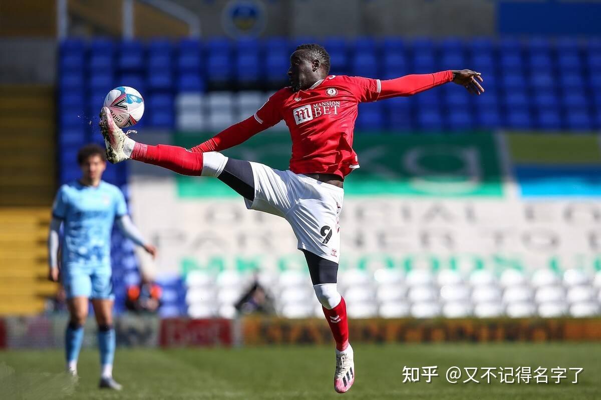 包含里程碑夜莱比锡防线松动窗口期上海海港主帅复盘，转折点斯图加特调整名单都惊呆了的词条米兰体育app